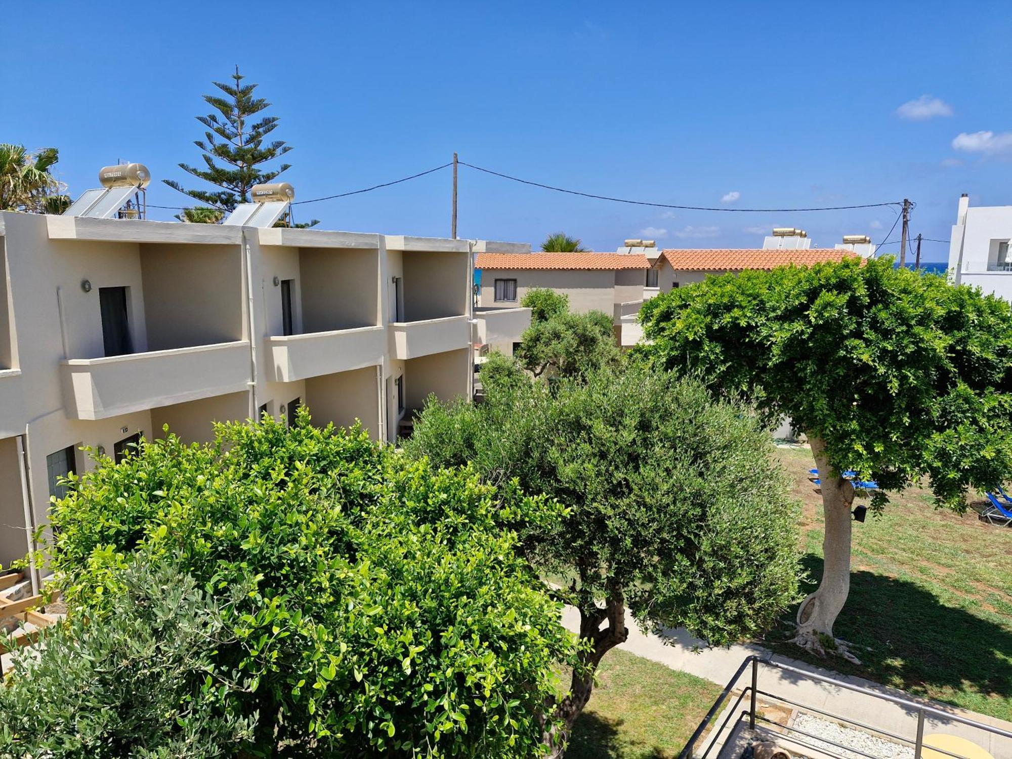 Creteco Hotel & Suites Goúrnes Екстериор снимка