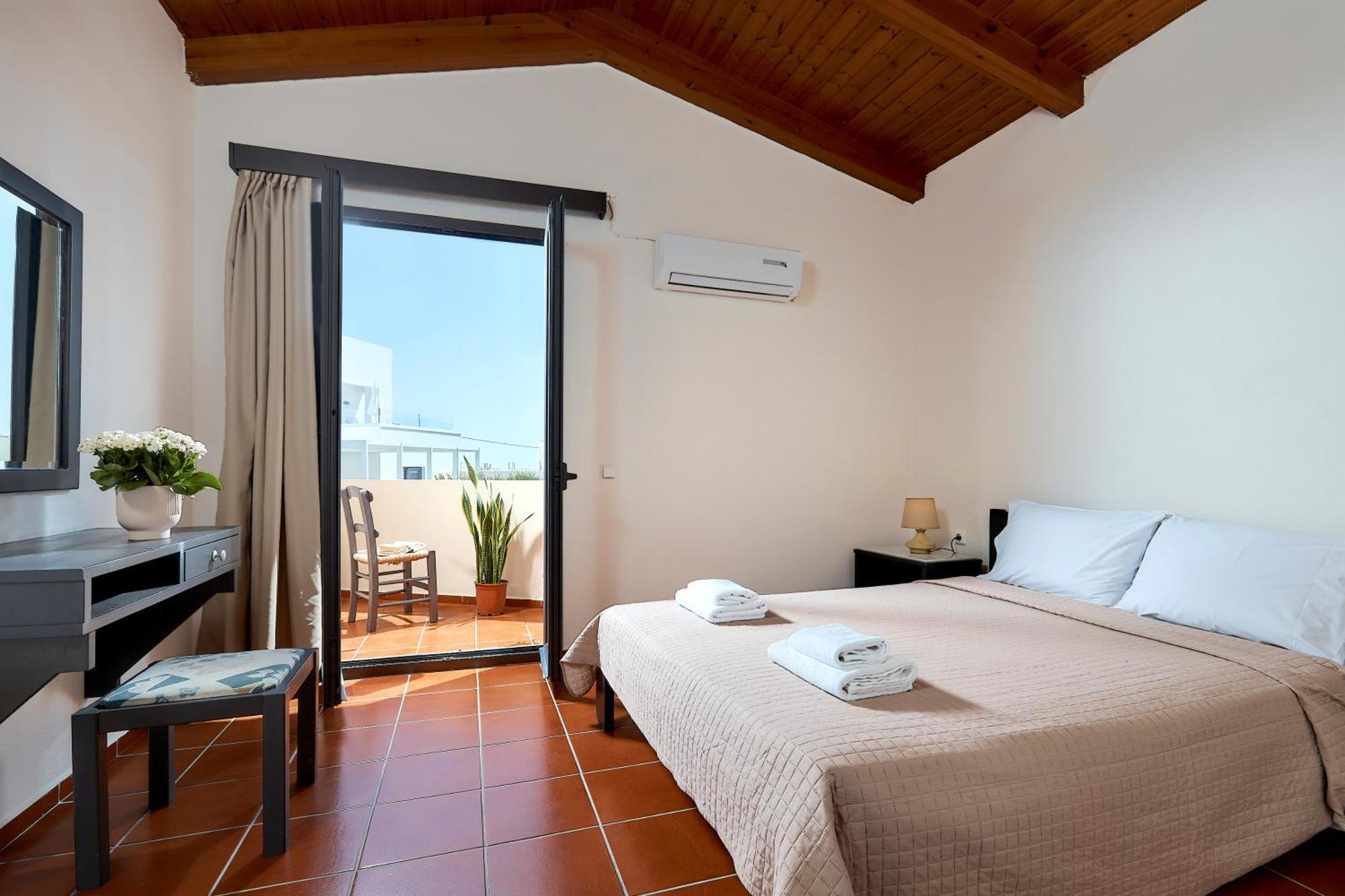Creteco Hotel & Suites Goúrnes Екстериор снимка