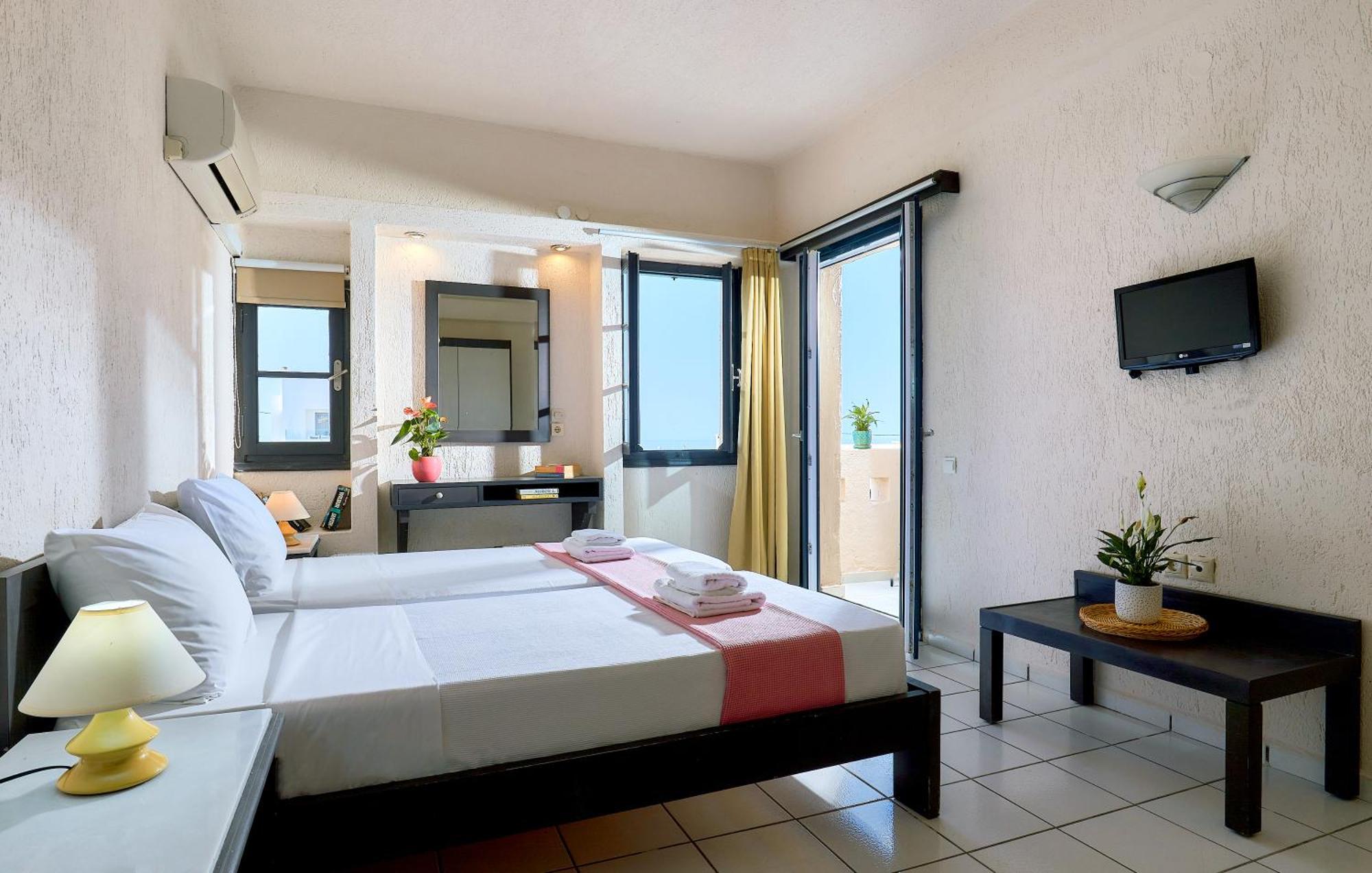 Creteco Hotel & Suites Goúrnes Екстериор снимка