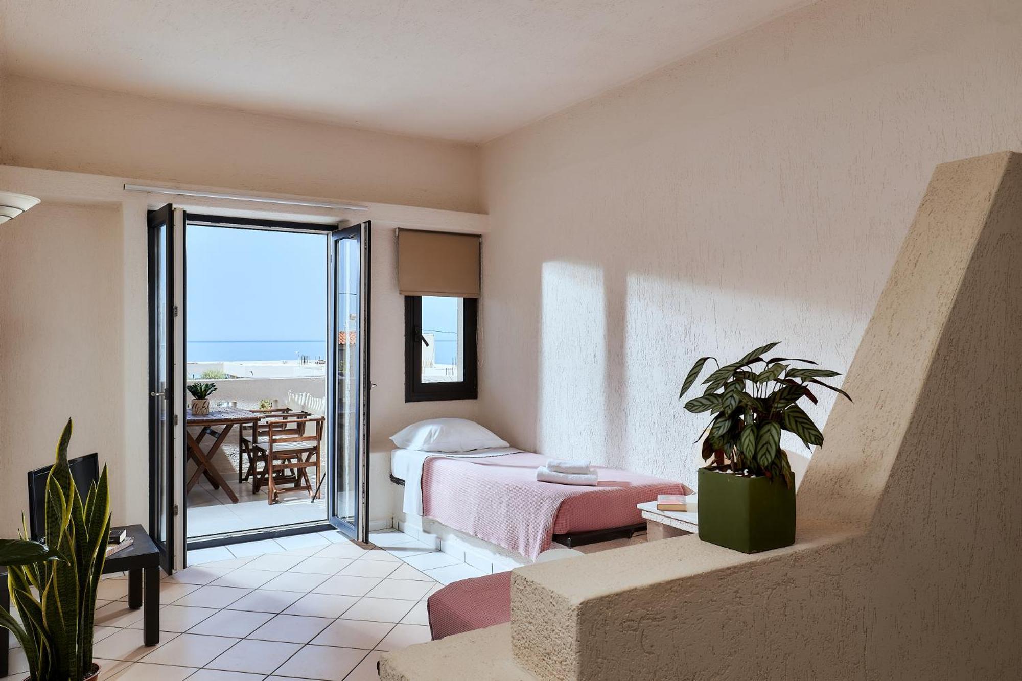 Creteco Hotel & Suites Goúrnes Екстериор снимка