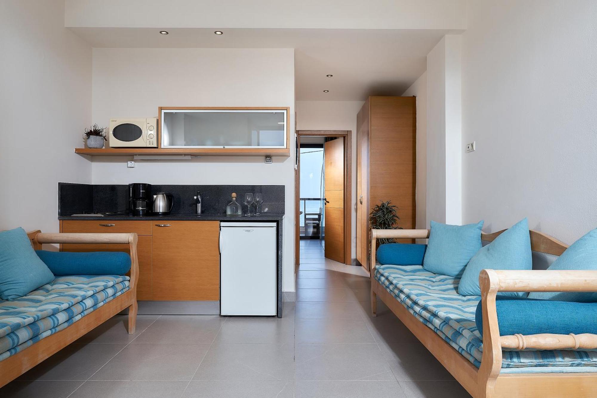 Creteco Hotel & Suites Goúrnes Екстериор снимка