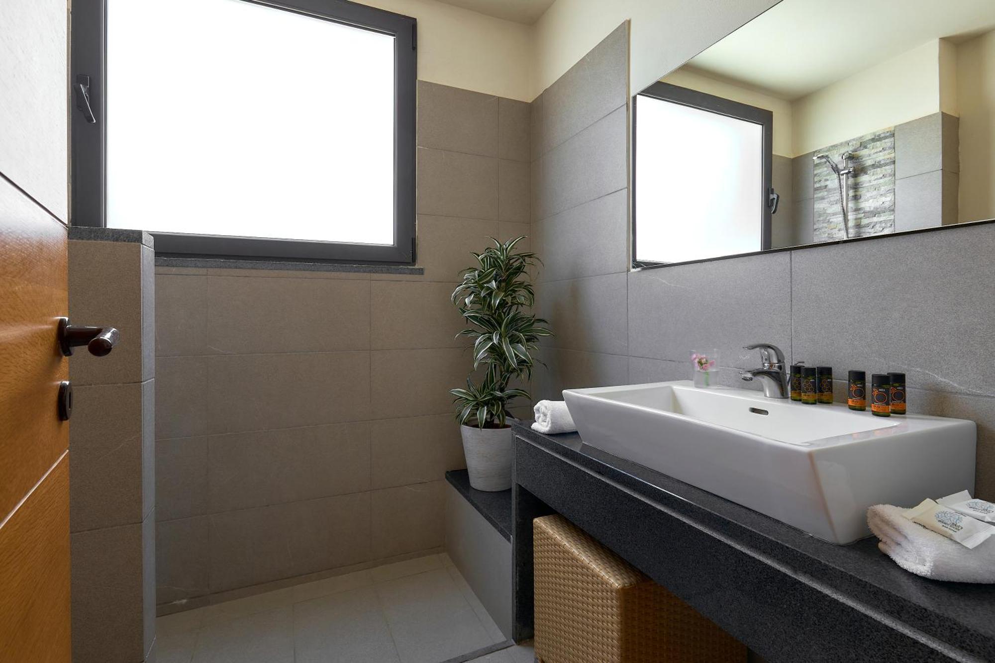 Creteco Hotel & Suites Goúrnes Екстериор снимка