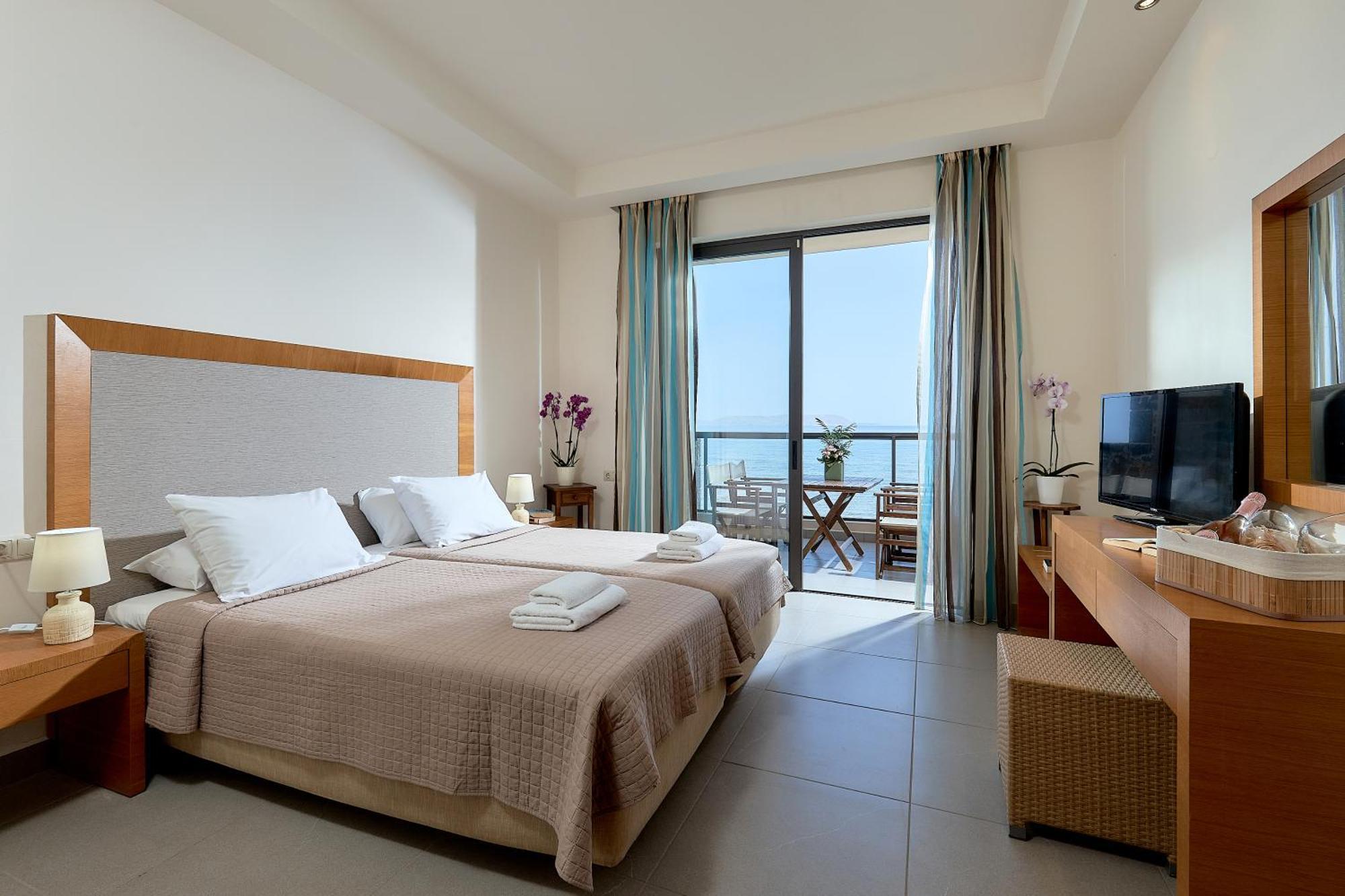 Creteco Hotel & Suites Goúrnes Екстериор снимка