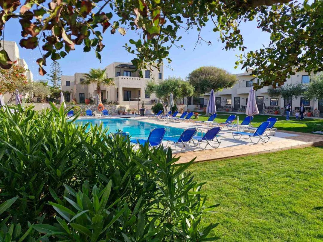 Creteco Hotel & Suites Goúrnes Екстериор снимка