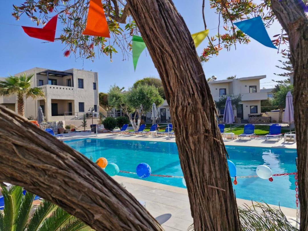 Creteco Hotel & Suites Goúrnes Екстериор снимка
